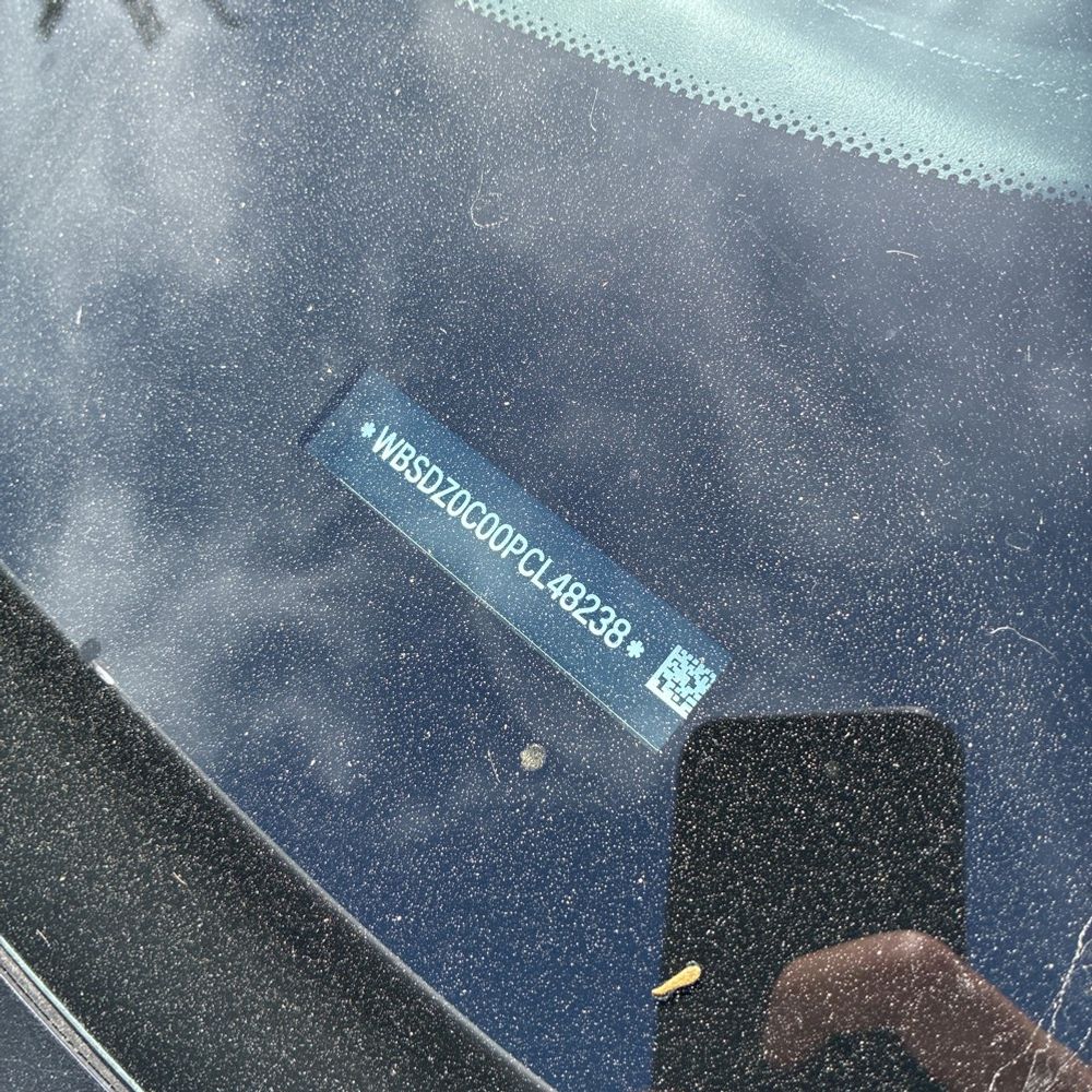 2023 BMW M8 Cabriolet - Image 30