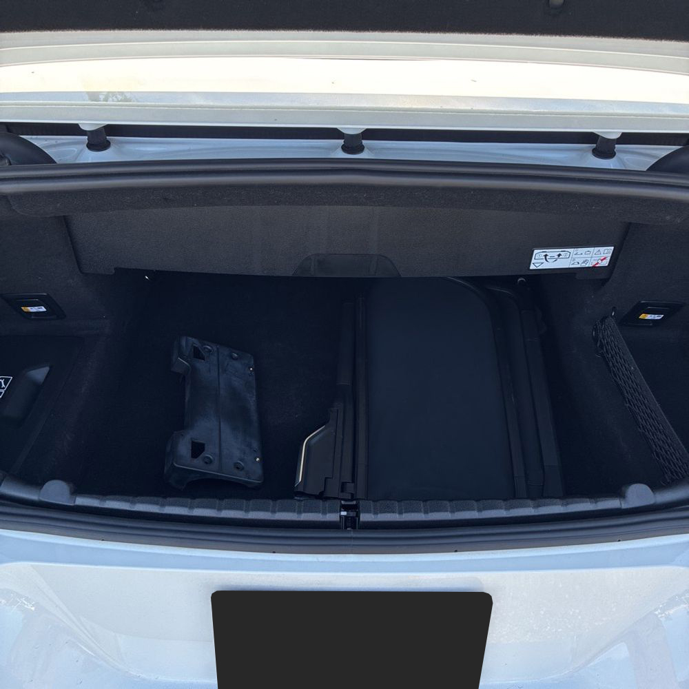 2023 BMW M8 Cabriolet - Image 33