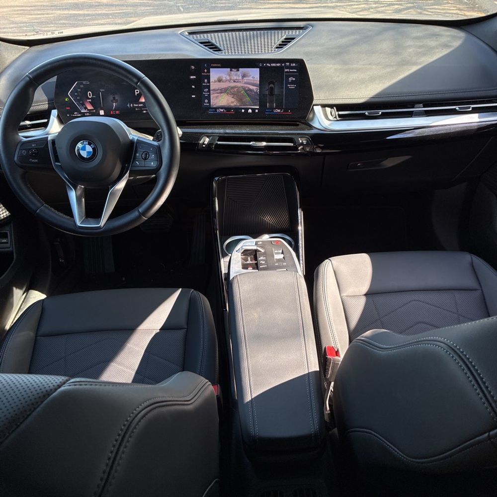 2025 BMW X1 - Image 4