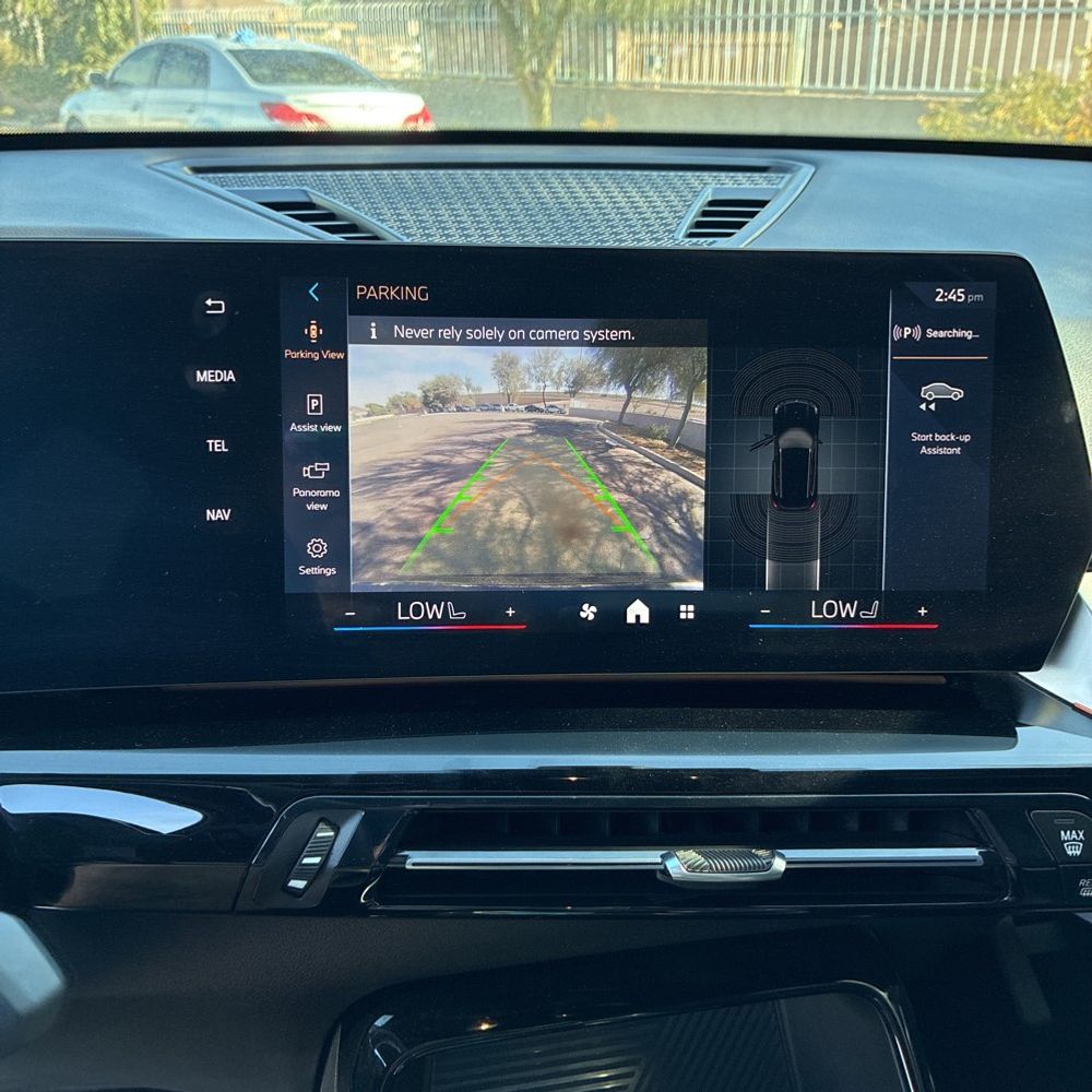 2025 BMW X1 - Image 28