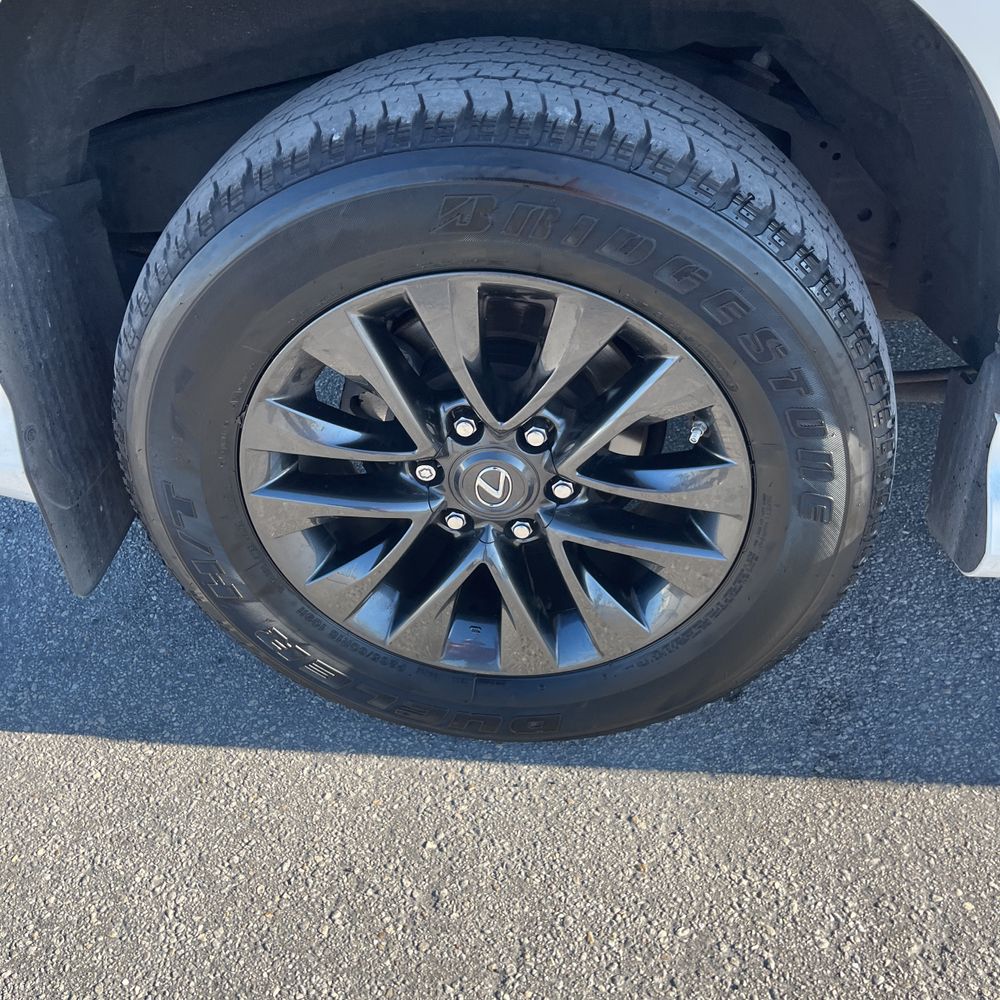 2023 Lexus GX 460 Base - Image 12