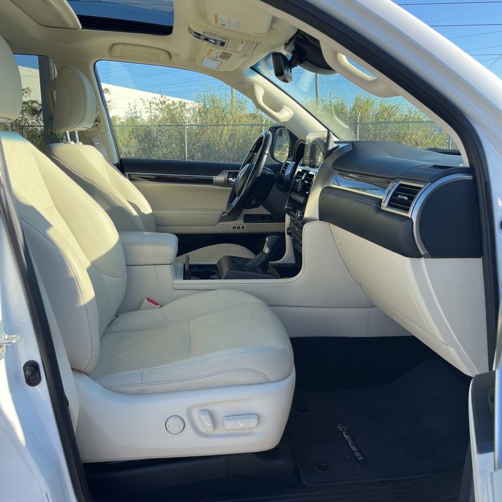 2023 Lexus GX 460 Base - Image 13