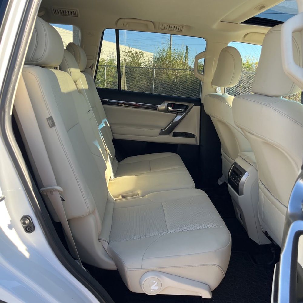 2023 Lexus GX 460 Base - Image 18