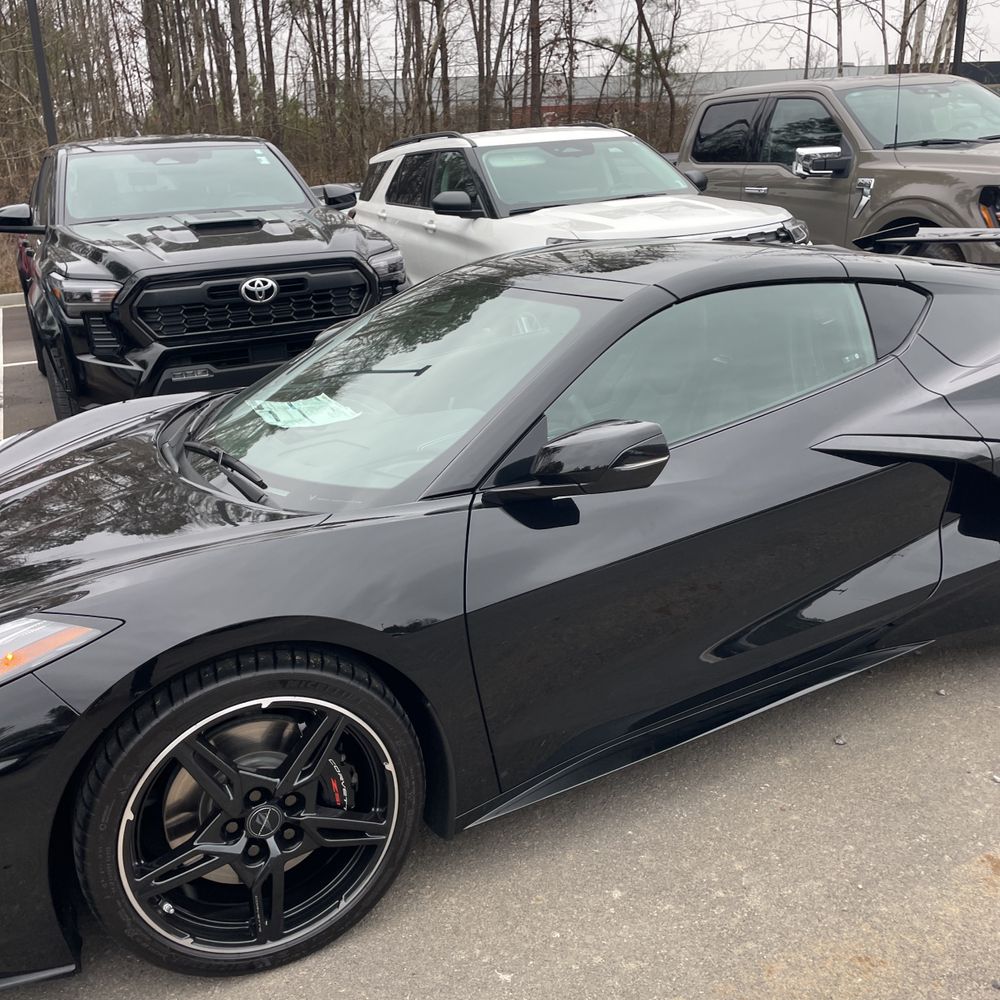 2025 Chevrolet Corvette - Image 2