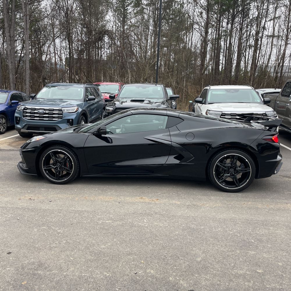 2025 Chevrolet Corvette - Image 8