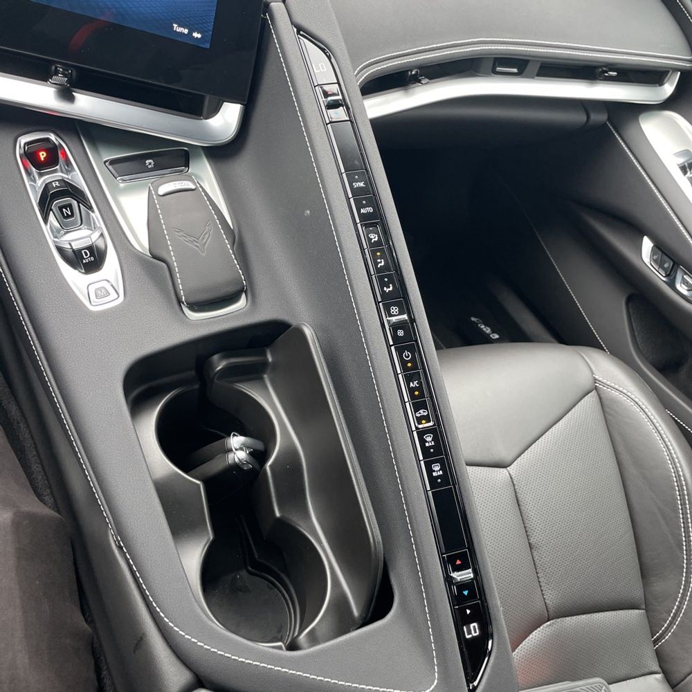 2025 Chevrolet Corvette - Image 12