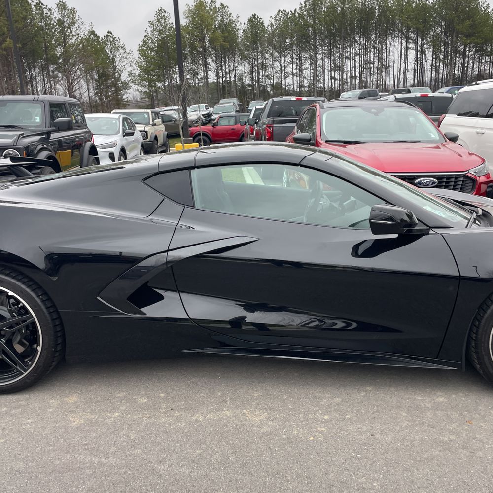 2025 Chevrolet Corvette - Image 30