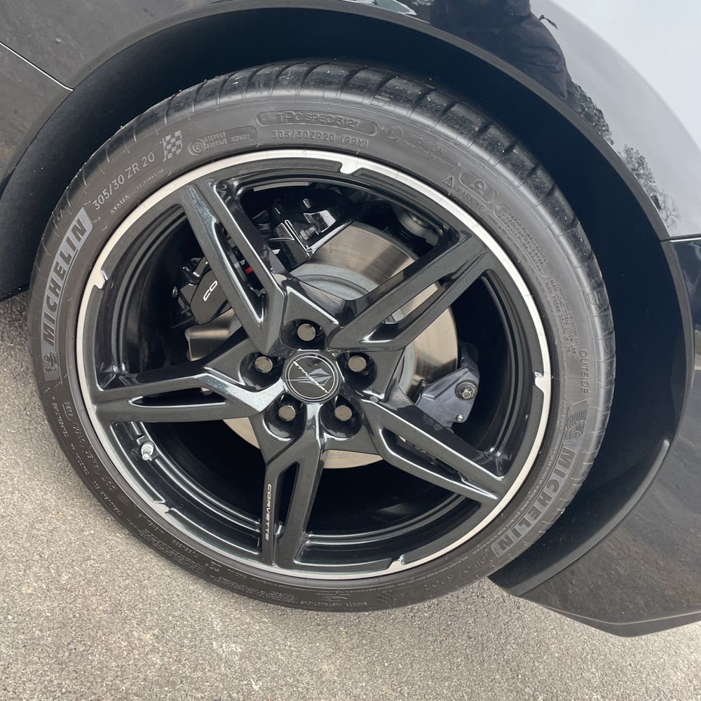 2025 Chevrolet Corvette - Image 32