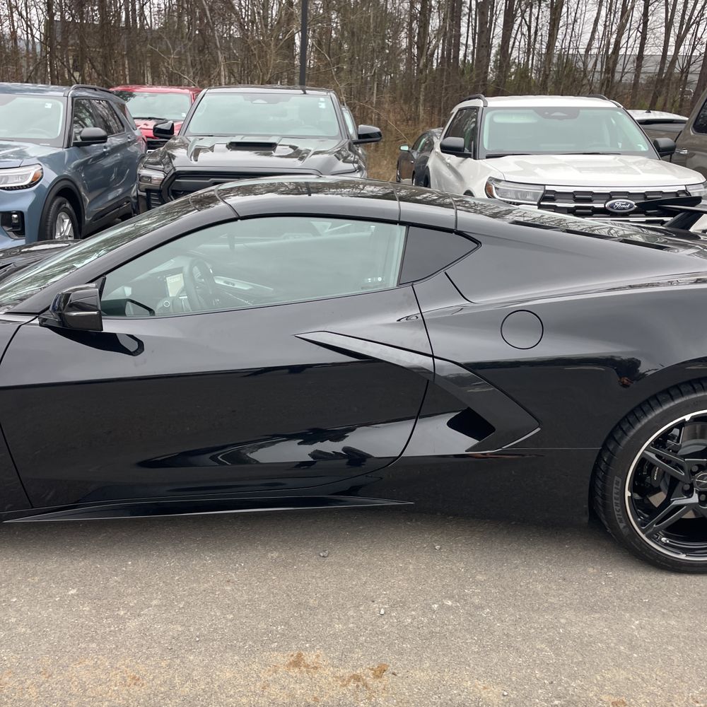 2025 Chevrolet Corvette - Image 33