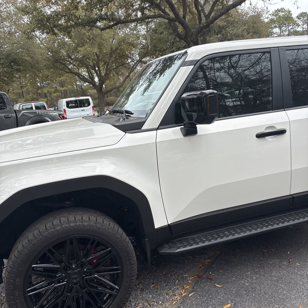 2025 Toyota Land Cruiser - Image 11