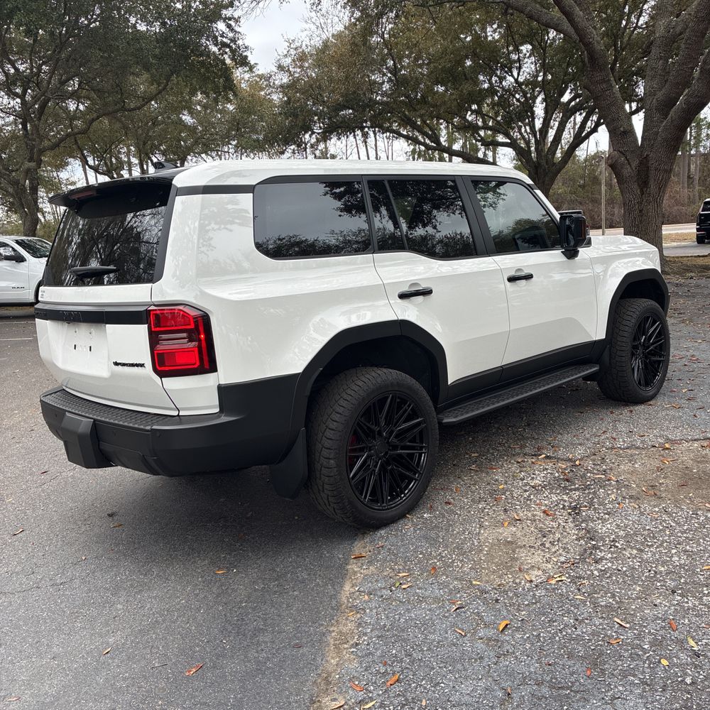 2025 Toyota Land Cruiser - Image 21