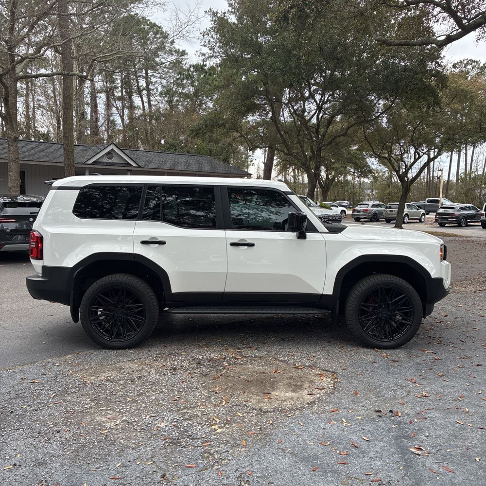 2025 Toyota Land Cruiser - Image 23