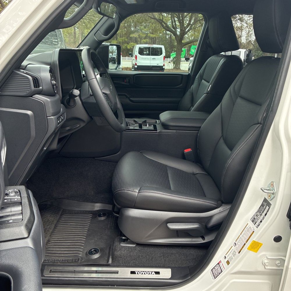 2025 Toyota Land Cruiser - Image 24