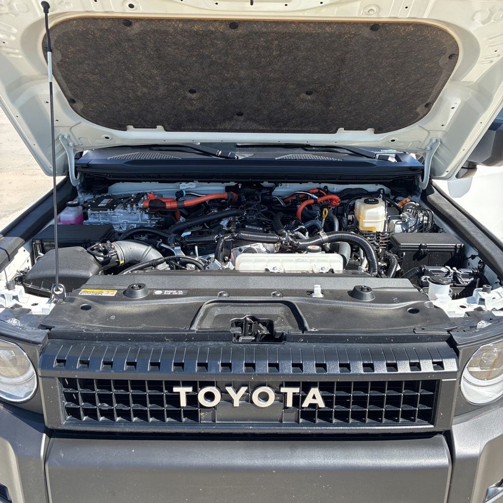 2025 Toyota Land Cruiser - Image 11