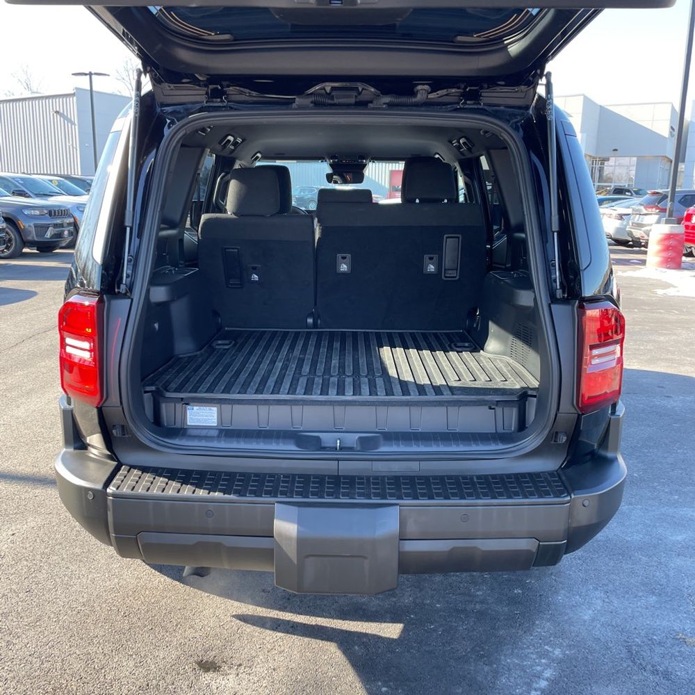 2025 Toyota Land Cruiser - Image 27