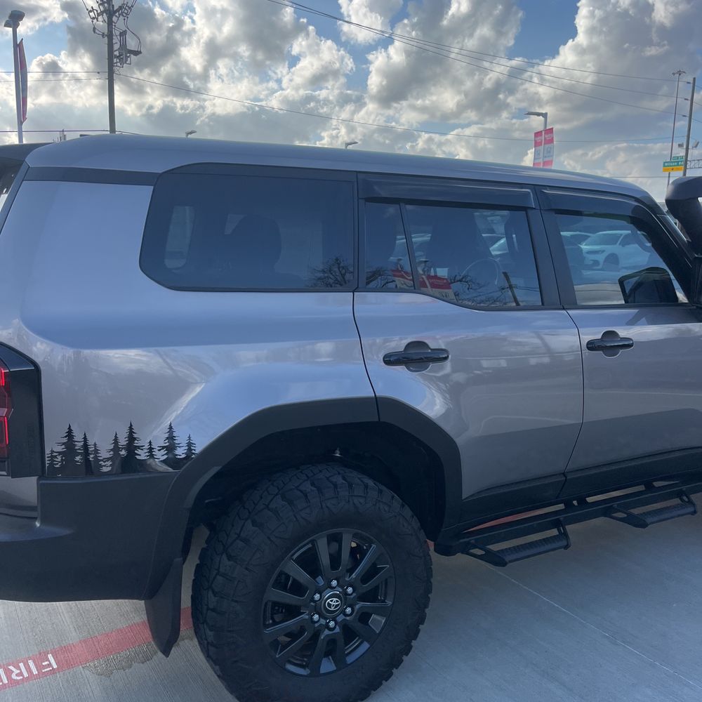 2024 Toyota Land Cruiser - Image 12