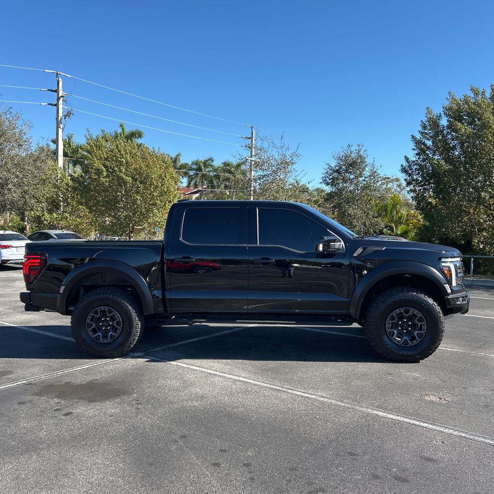 2025 Ford F-150 - Image 3