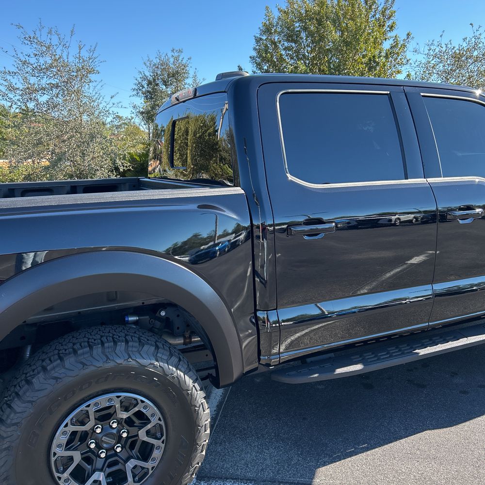 2025 Ford F-150 - Image 11