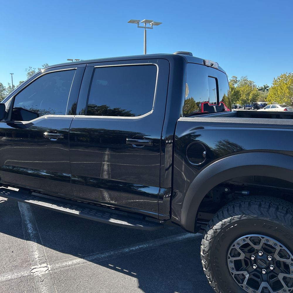 2025 Ford F-150 - Image 12