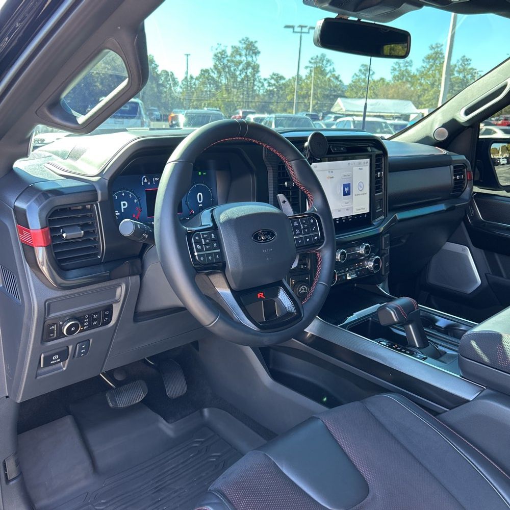 2025 Ford F-150 - Image 15