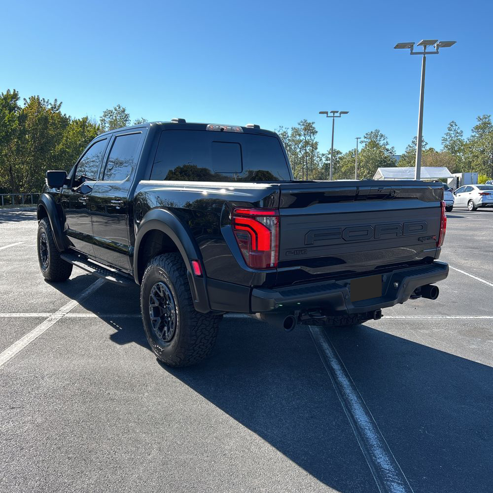 2025 Ford F-150 - Image 16