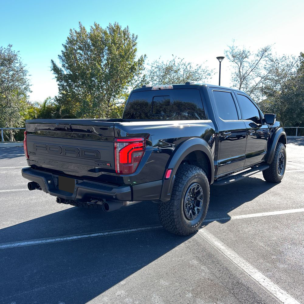 2025 Ford F-150 - Image 40