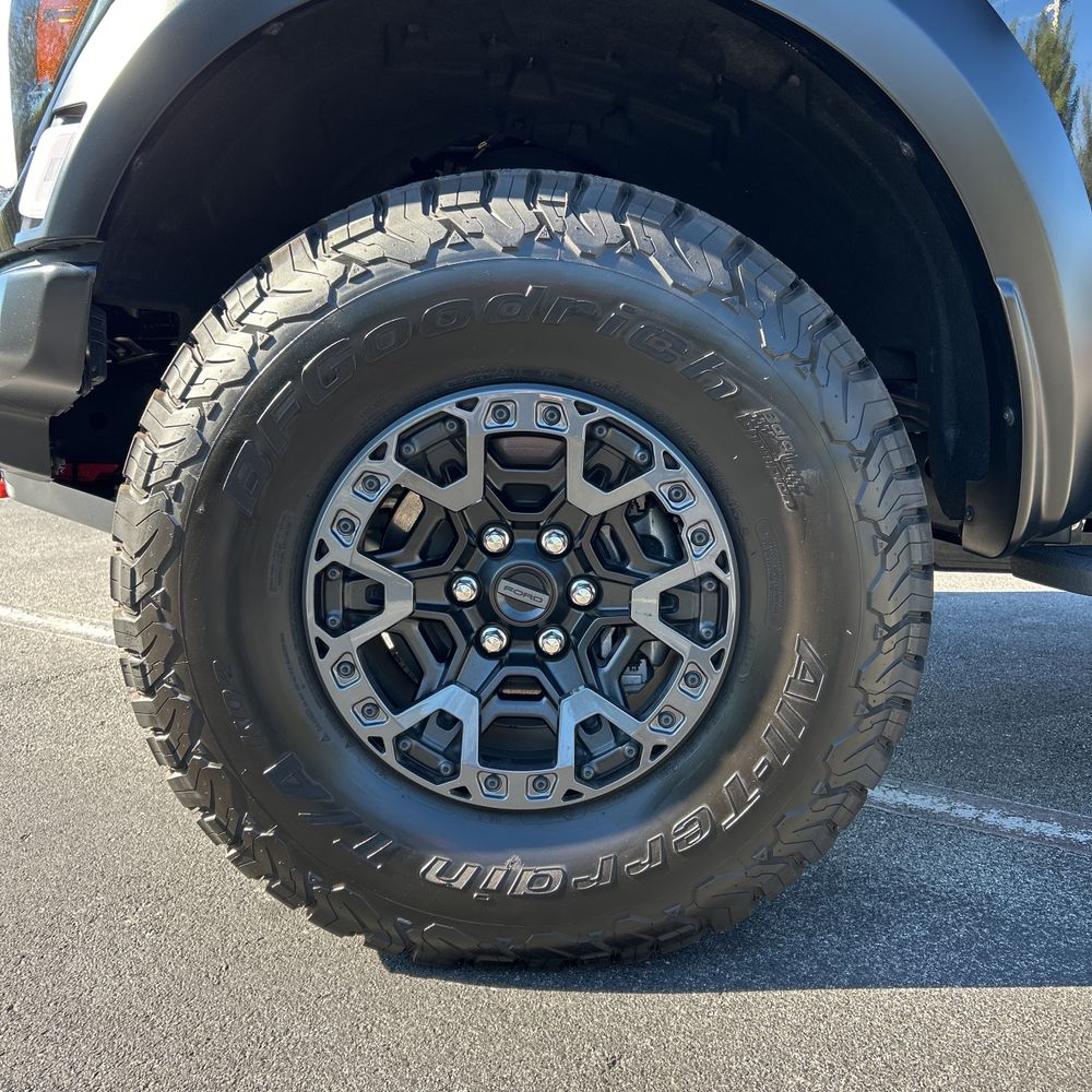 2025 Ford F-150 - Image 48