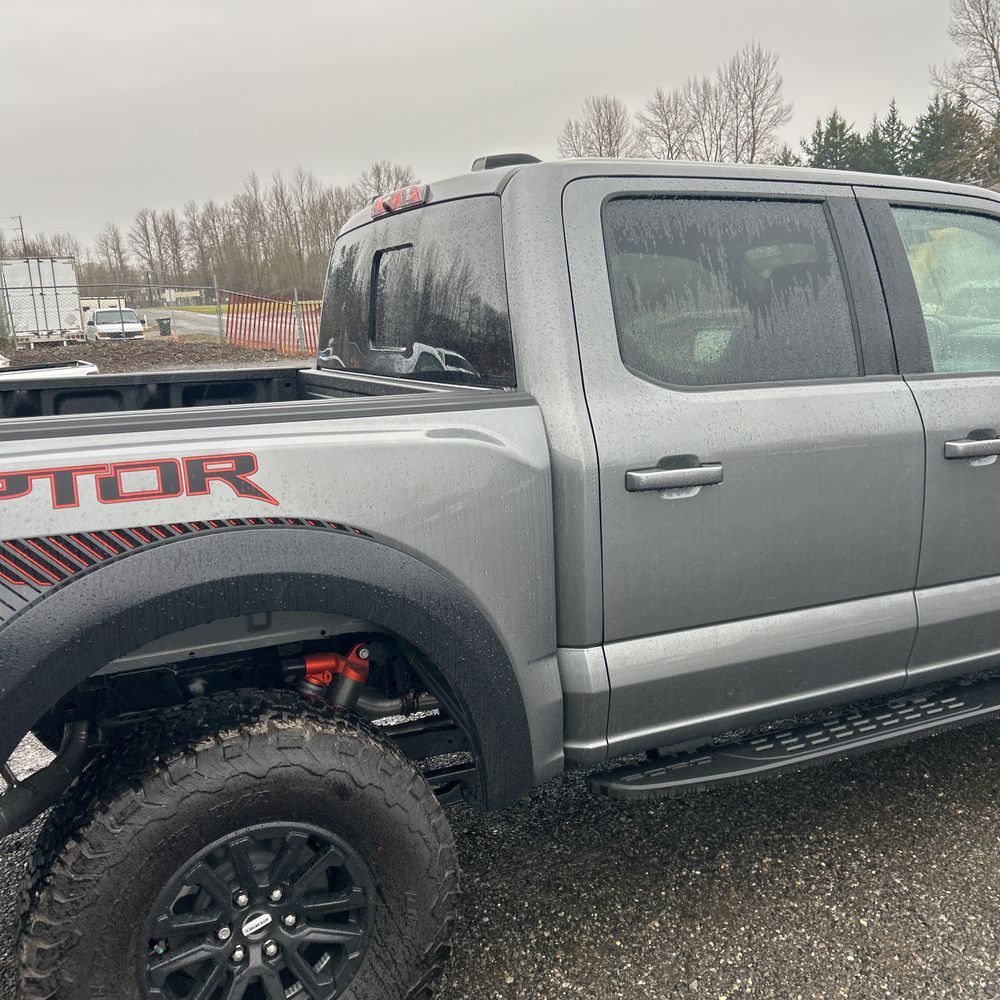2025 Ford F-150 Raptor - Image 21
