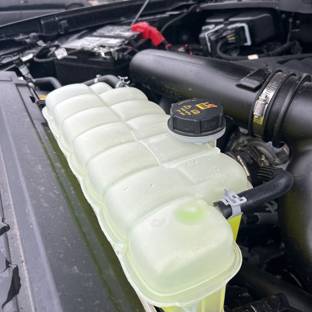 2025 Ford F-150 Raptor - Image 22