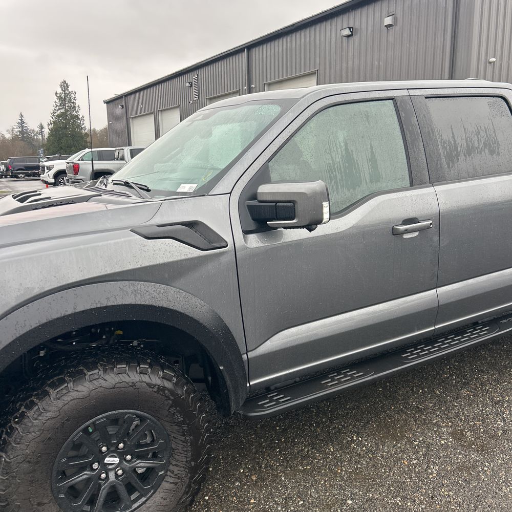 2025 Ford F-150 Raptor - Image 33