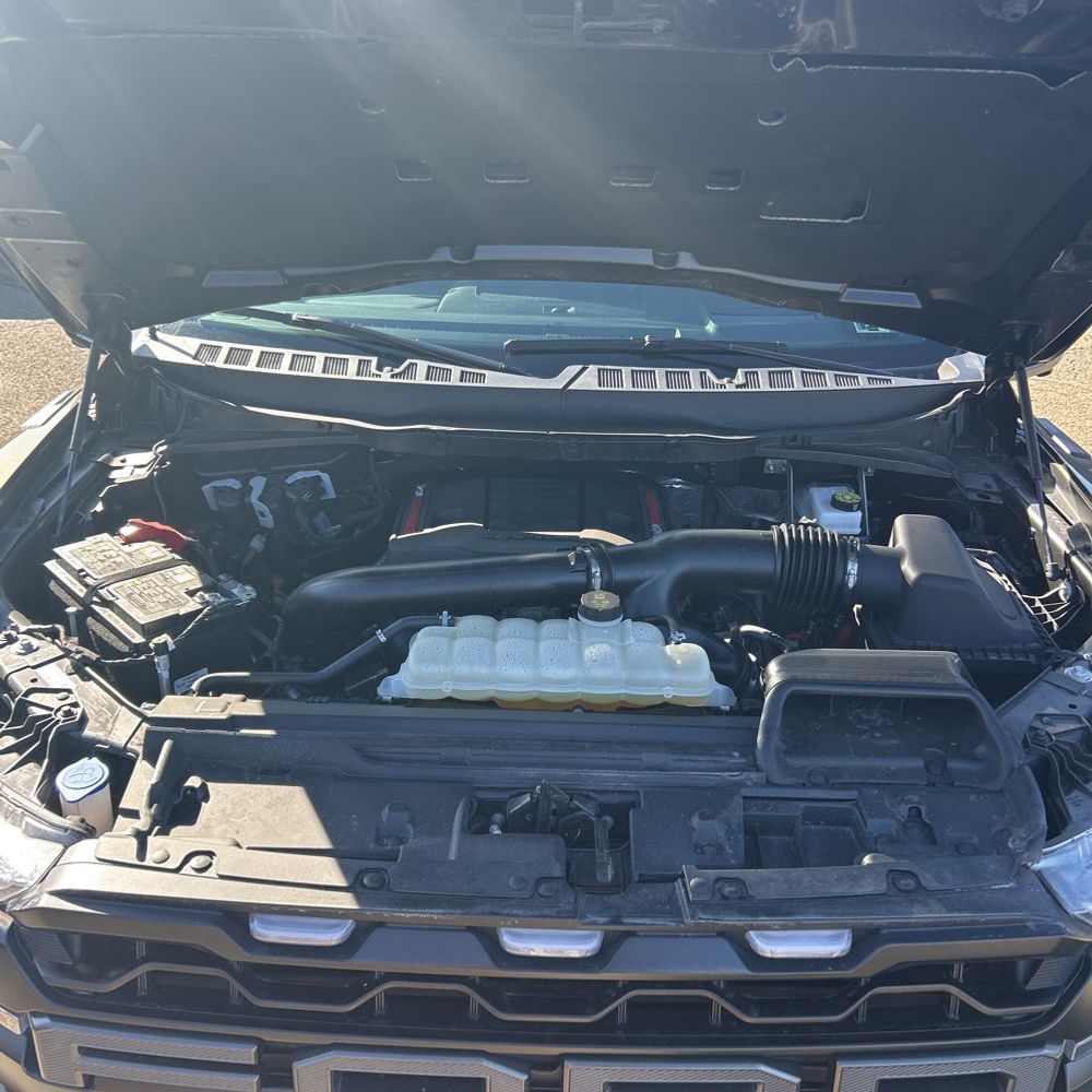 2025 Ford F-150 - Image 25
