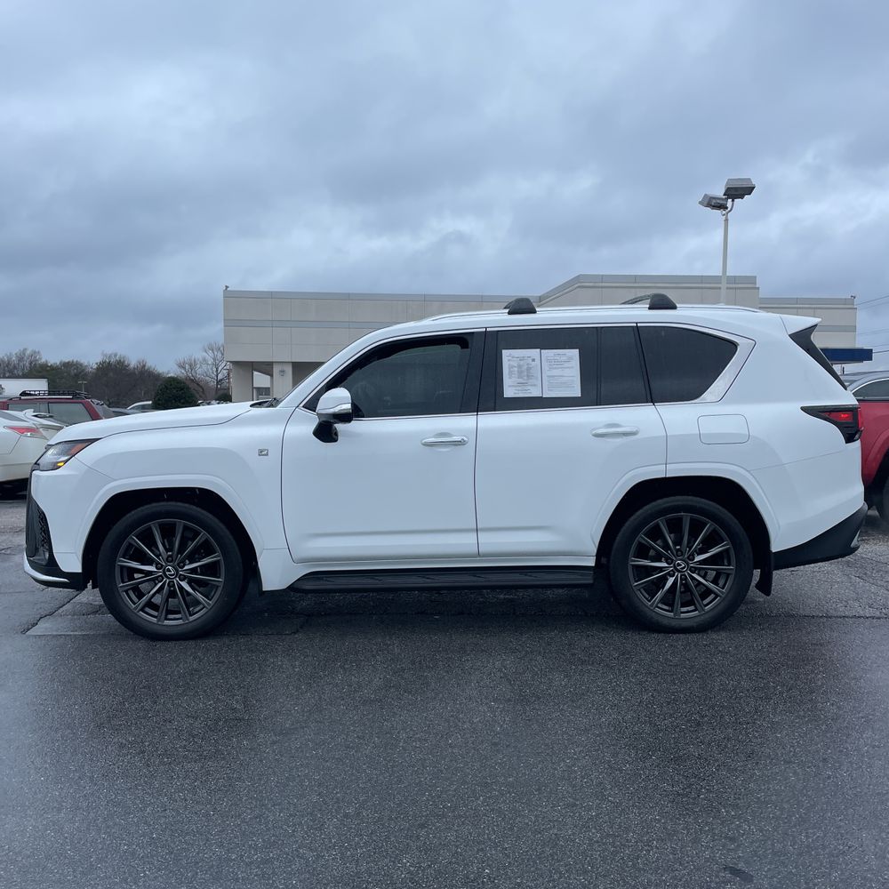 2024 Lexus LX 600 - Image 16