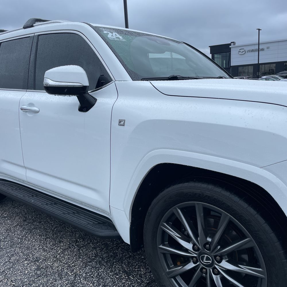 2024 Lexus LX 600 - Image 22