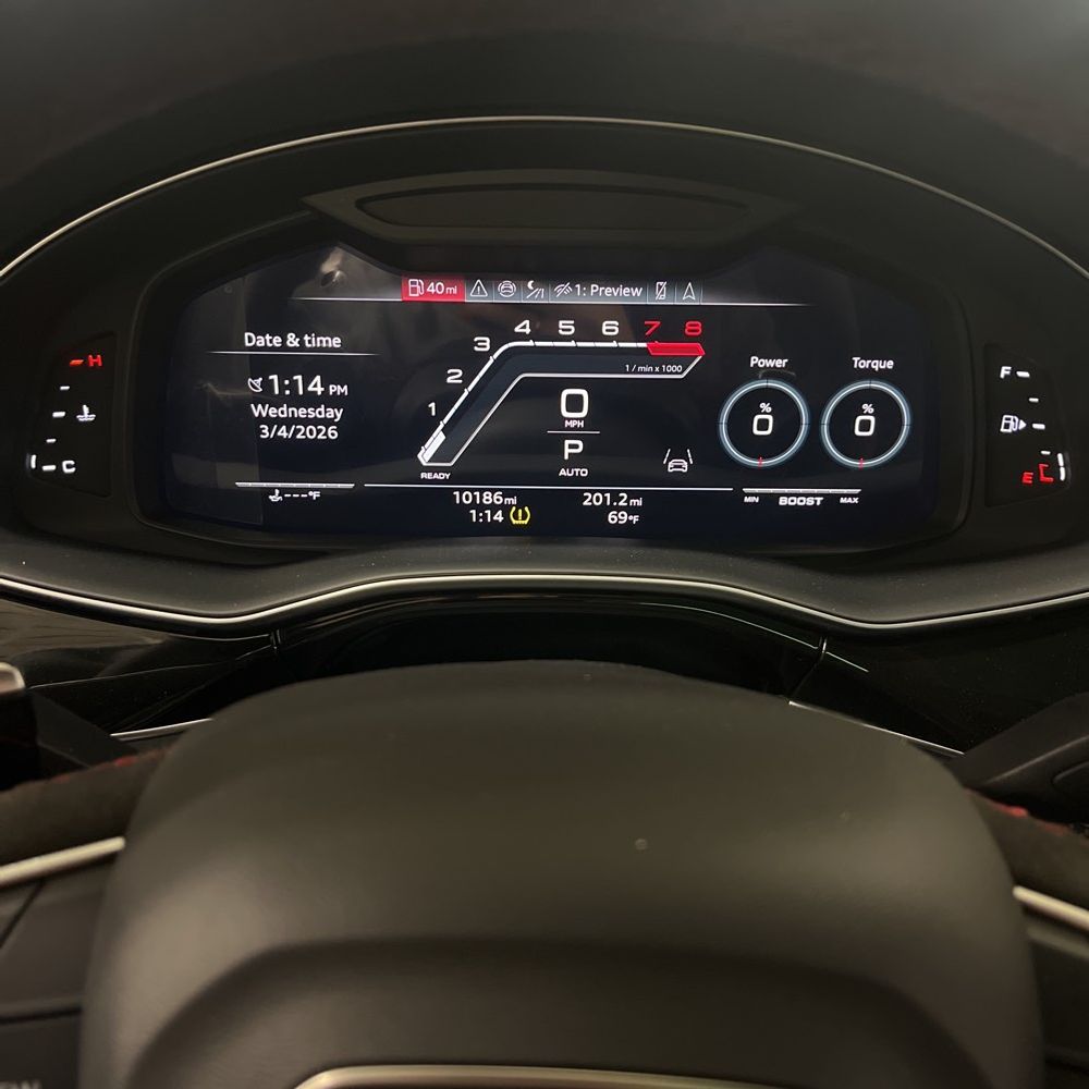 2024 Audi RS Q8 - Image 2