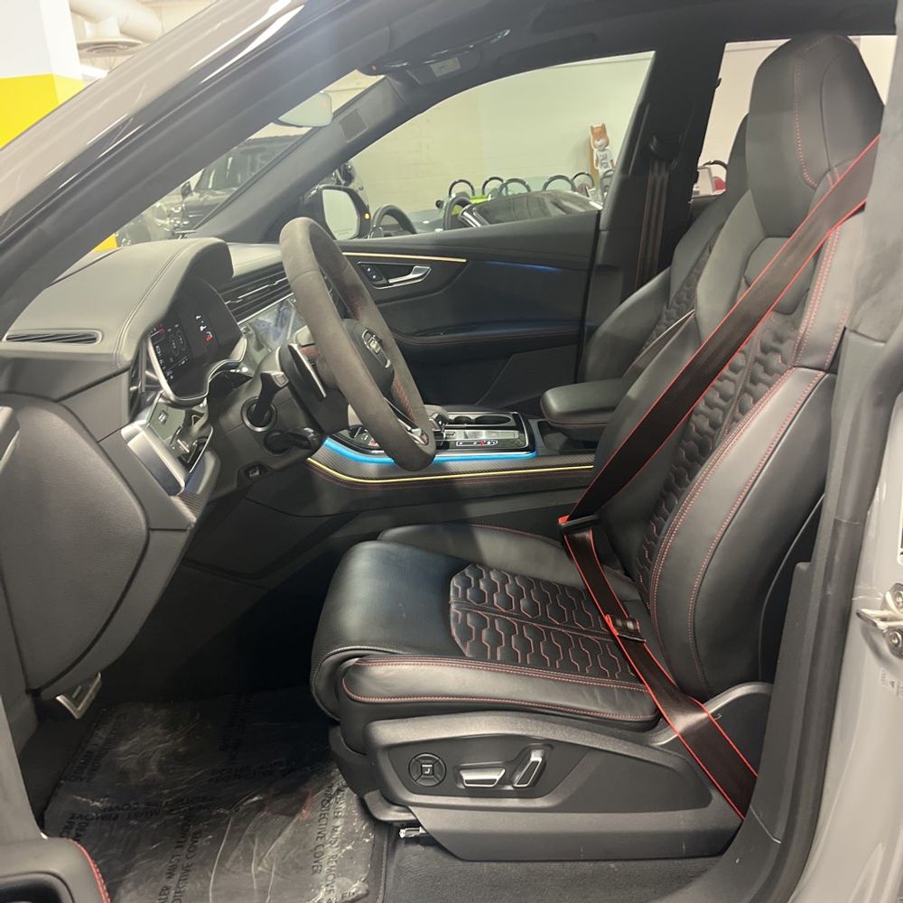 2024 Audi RS Q8 - Image 4