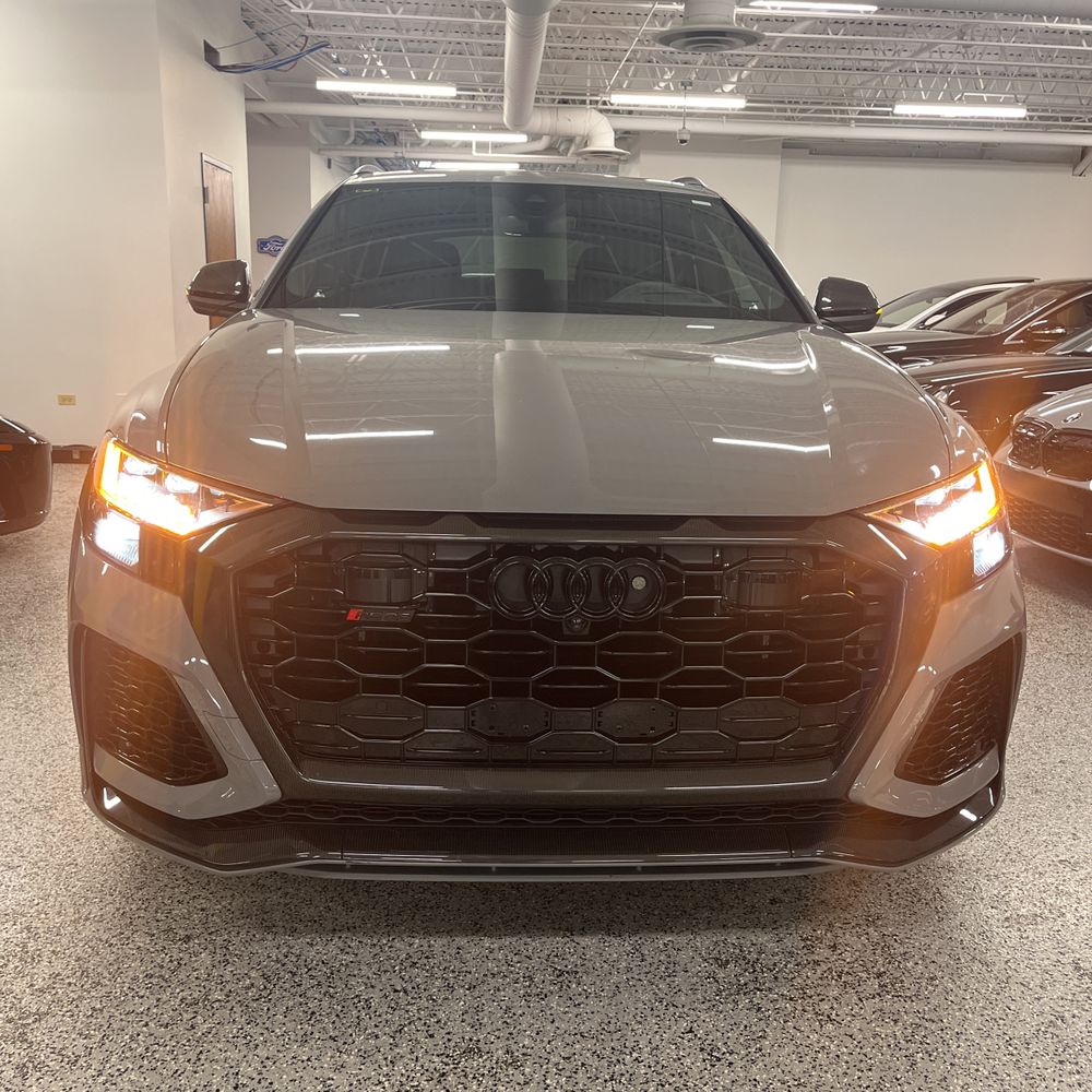 2024 Audi RS Q8 - Image 6