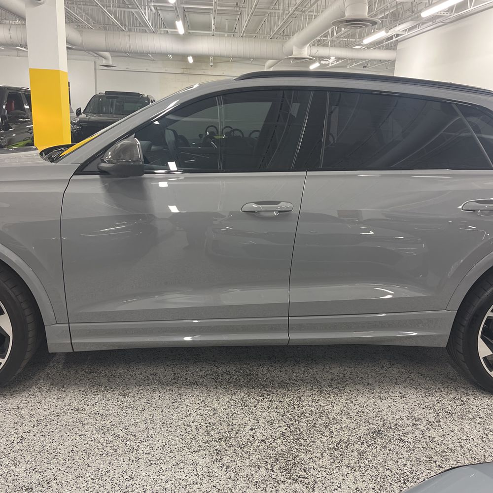 2024 Audi RS Q8 - Image 10