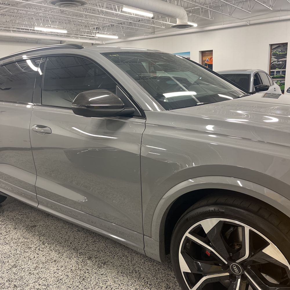 2024 Audi RS Q8 - Image 13