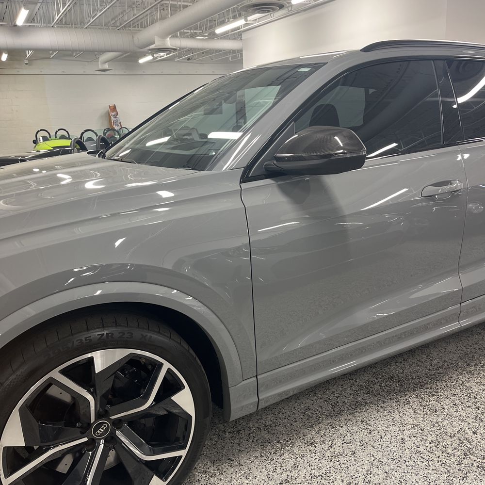 2024 Audi RS Q8 - Image 21