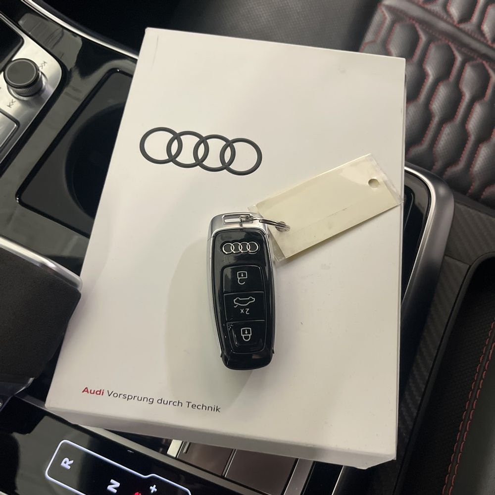 2024 Audi RS Q8 - Image 26