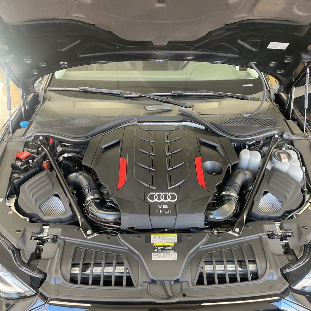 2023 Audi S8 - Image 24