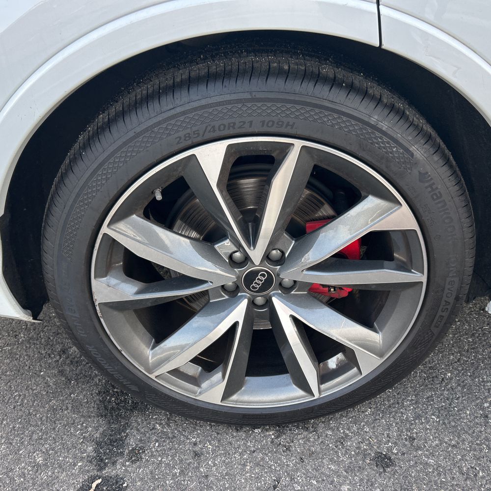 2023 Audi SQ7 - Image 7