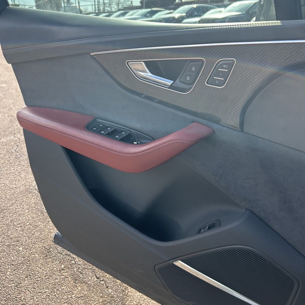 2023 Audi SQ7 - Image 16