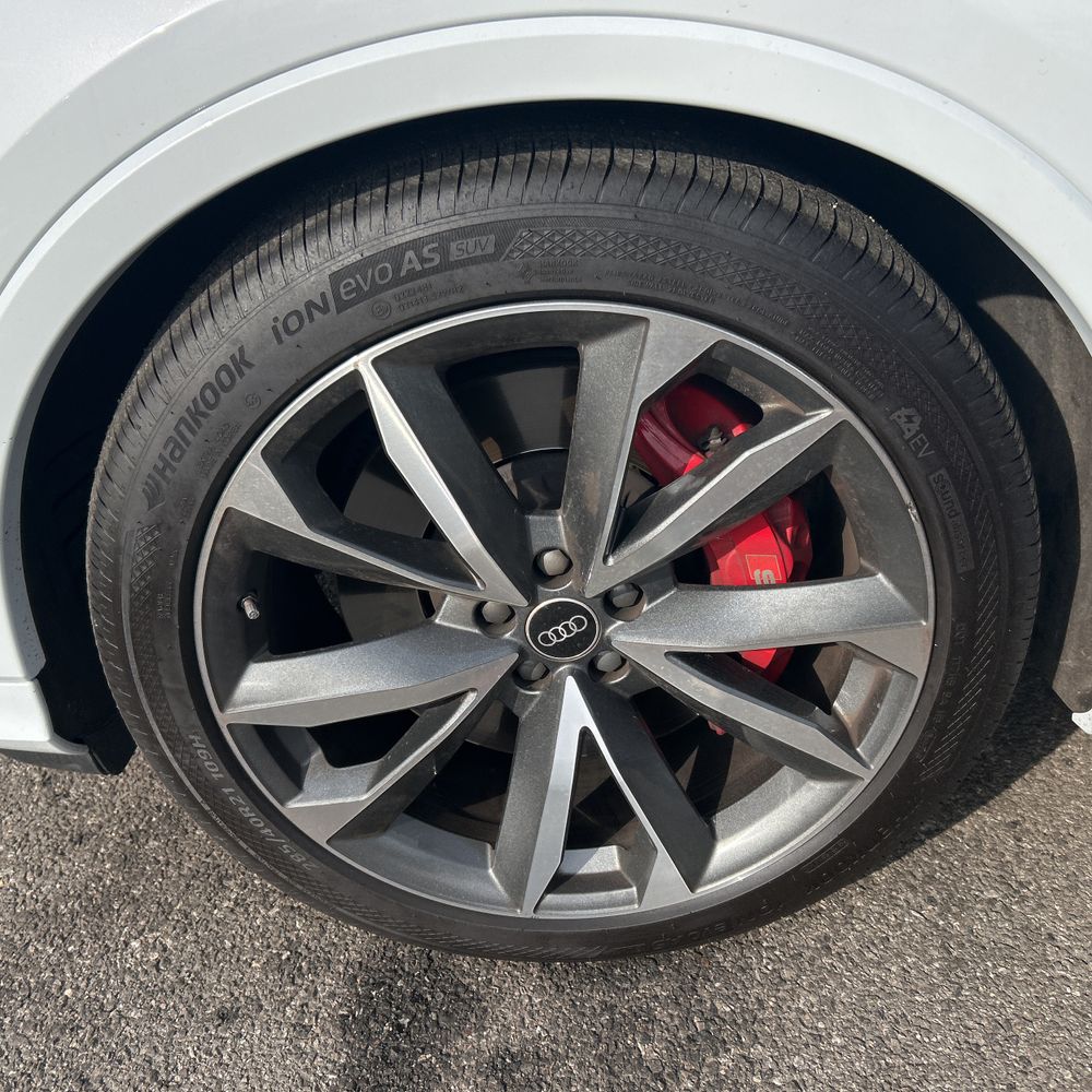 2023 Audi SQ7 - Image 26