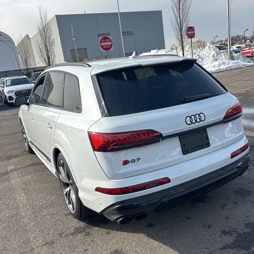 2023 Audi SQ7 - Image 28