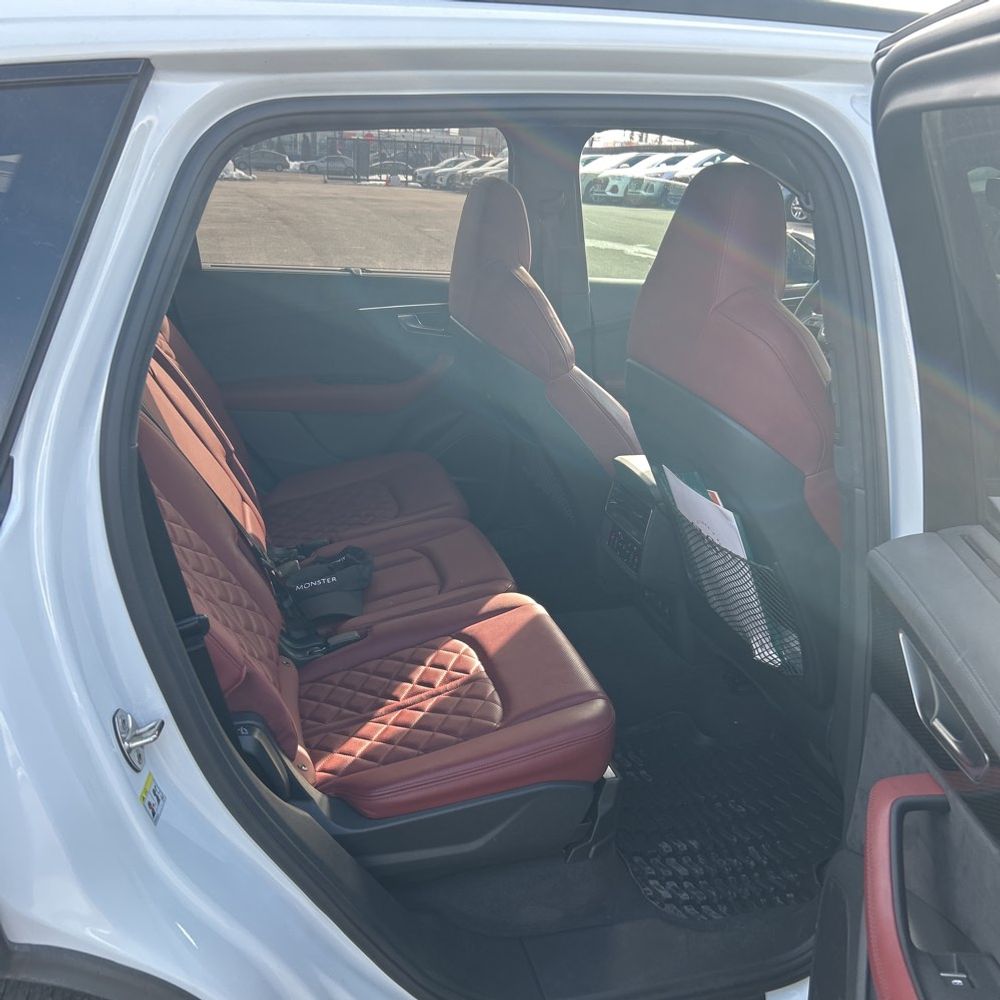 2023 Audi SQ7 - Image 42