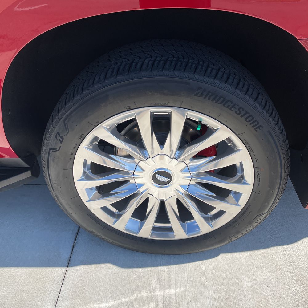 2024 Cadillac Escalade ESV - Image 18