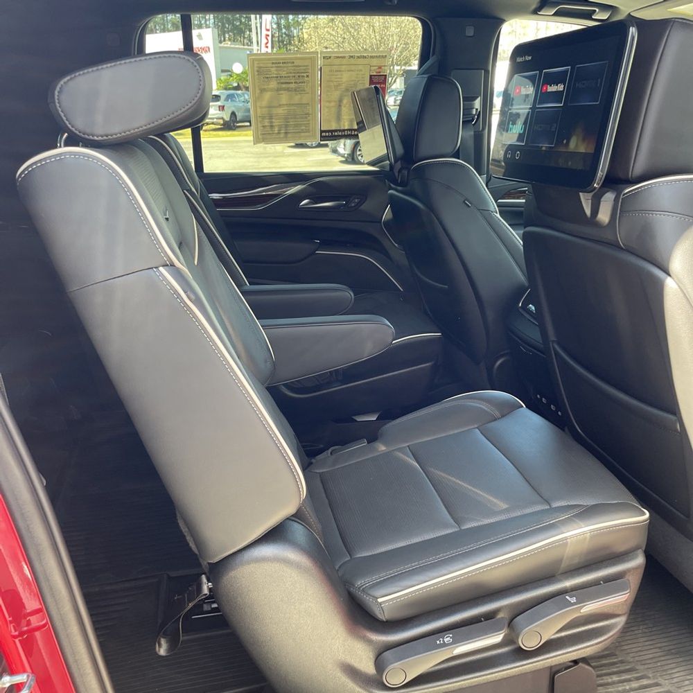 2024 Cadillac Escalade ESV - Image 31
