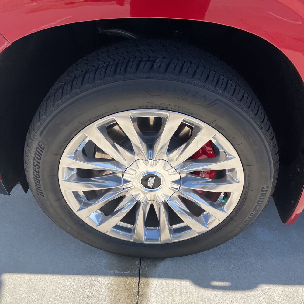 2024 Cadillac Escalade ESV - Image 32