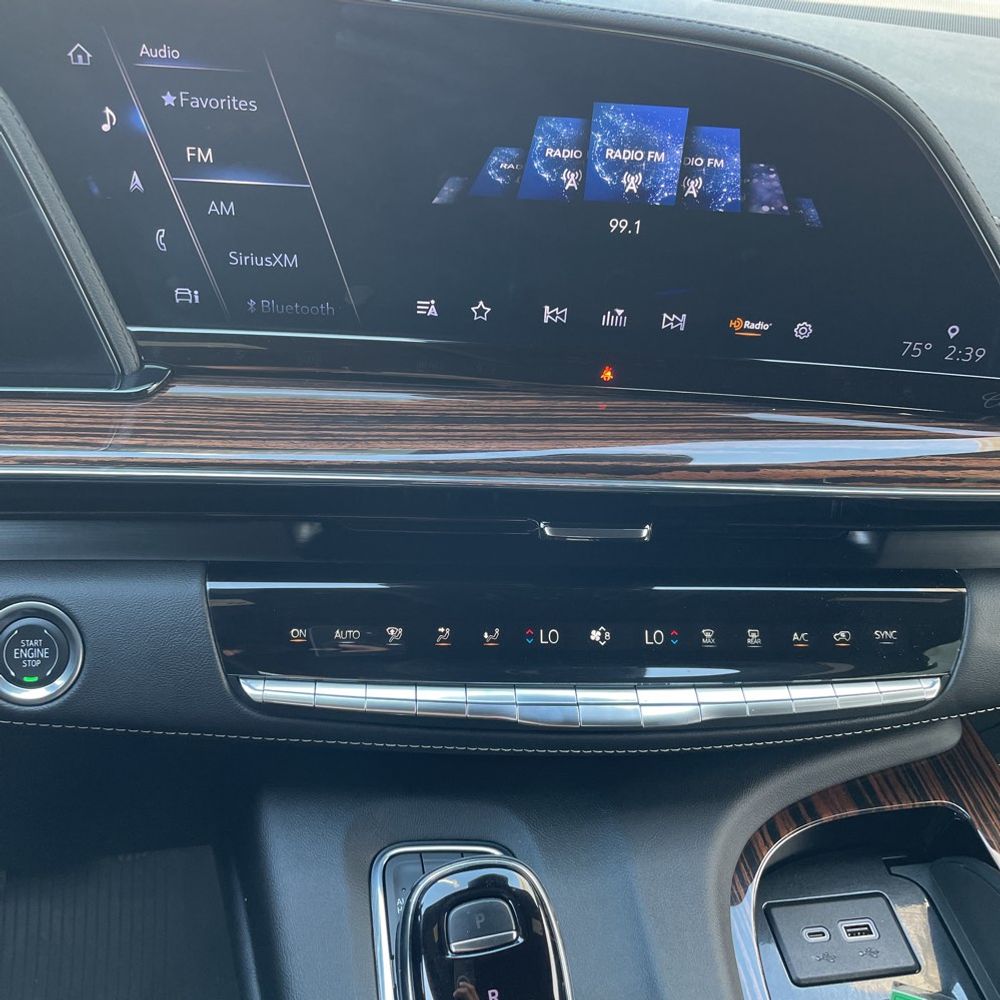 2024 Cadillac Escalade ESV - Image 33